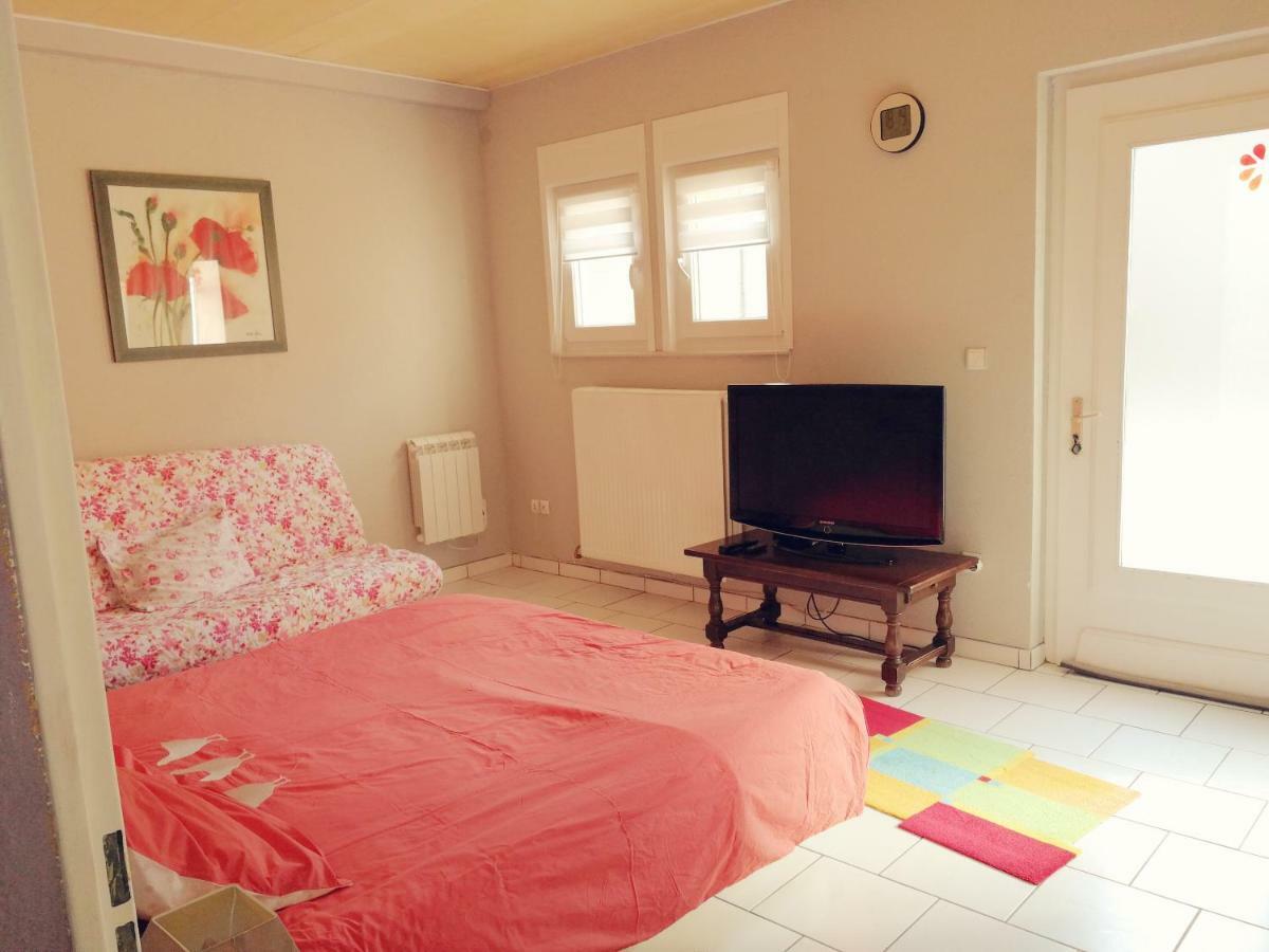 Chez Violette Apartment Destry Екстериор снимка