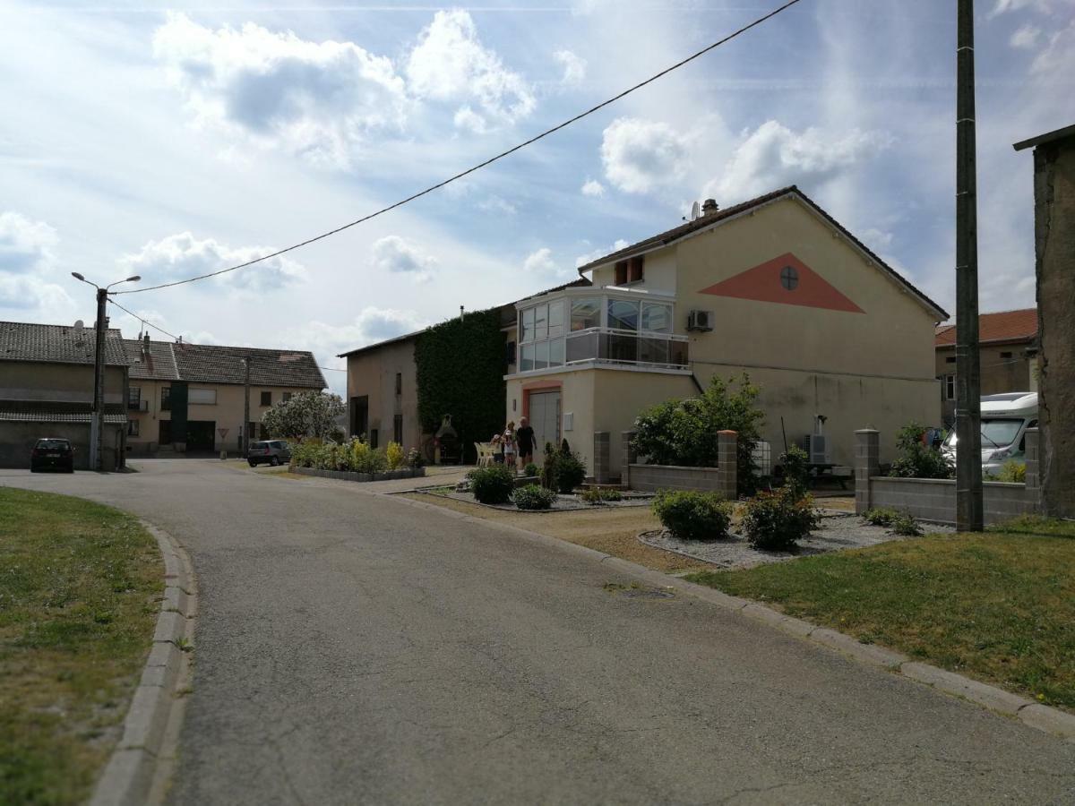Chez Violette Apartment Destry Екстериор снимка