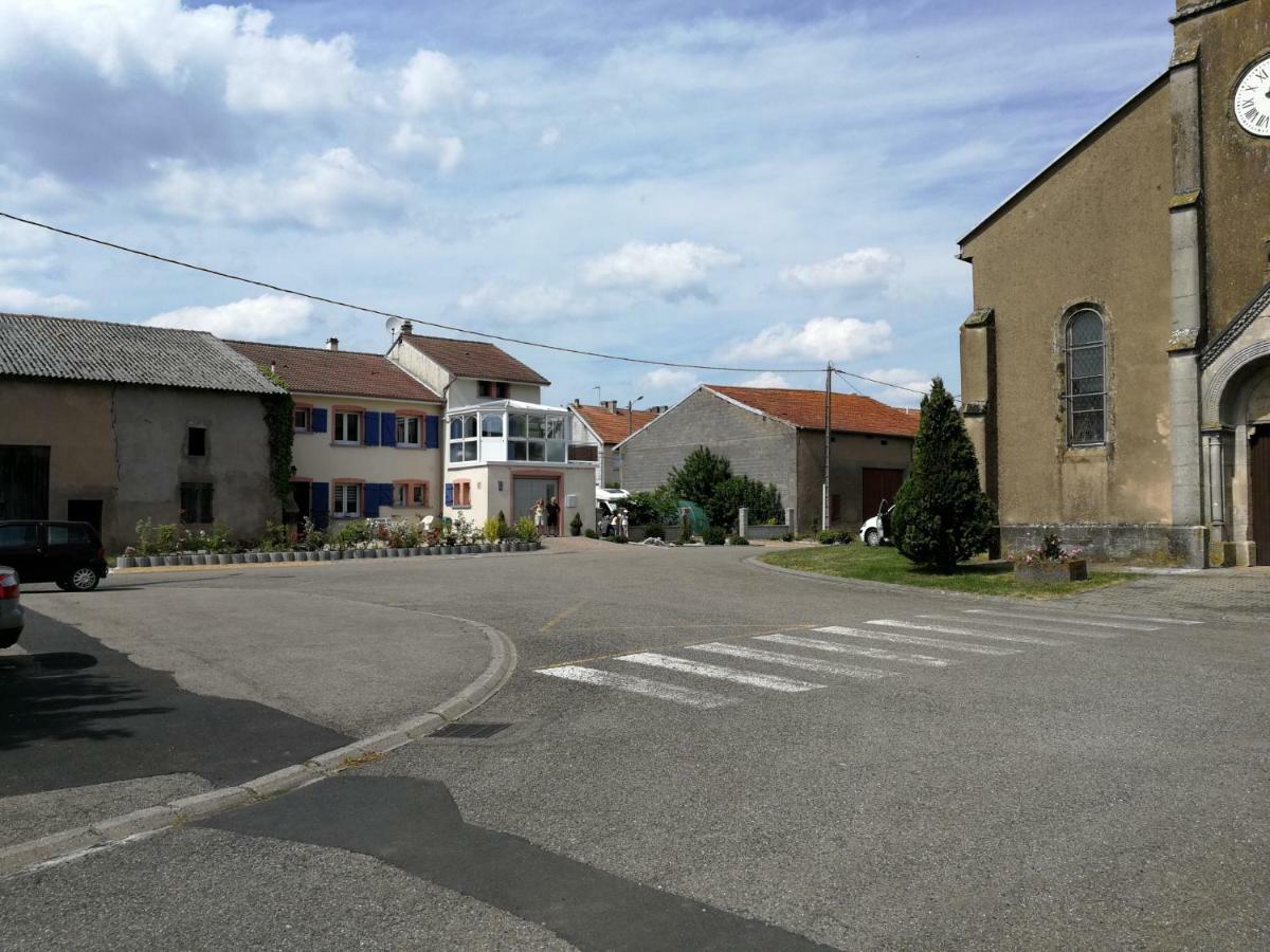 Chez Violette Apartment Destry Екстериор снимка